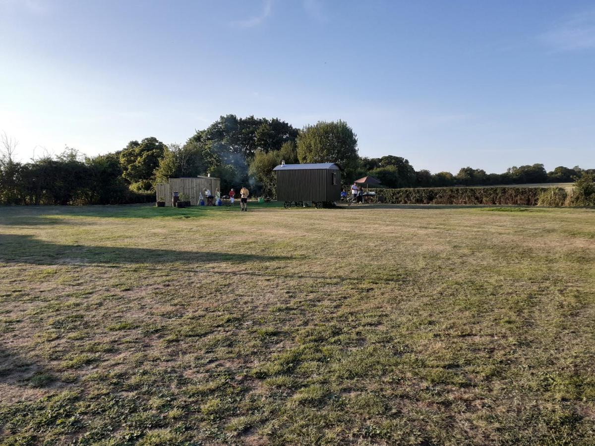 Glamping In Wiltshire In Our Luxury Shepherds Hut Chippenham (Wiltshire) Exterior foto