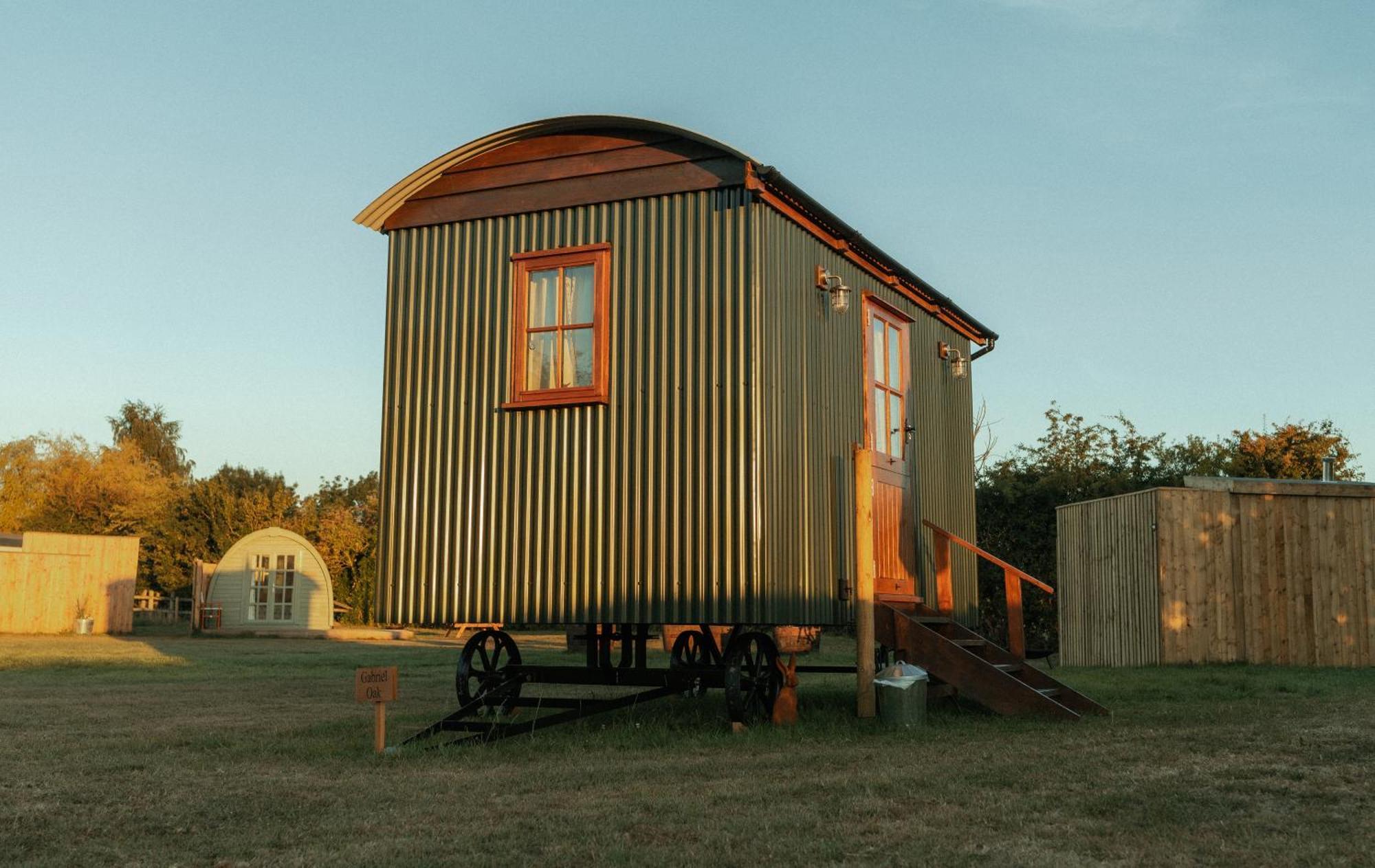 Glamping In Wiltshire In Our Luxury Shepherds Hut Chippenham (Wiltshire) Exterior foto
