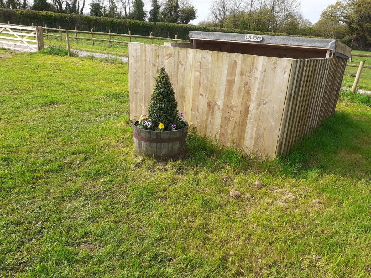 Glamping In Wiltshire In Our Luxury Shepherds Hut Chippenham (Wiltshire) Exterior foto